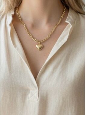 Gold Heart Pendant Chain Necklace